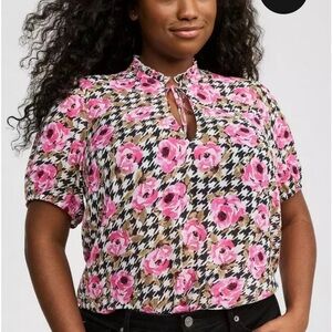 Torrid 2x Chiffon Floral Light Weight Blouse Top puff sleeves ruffle neckline